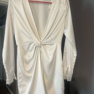 Elegant White Long Sleeve Dress